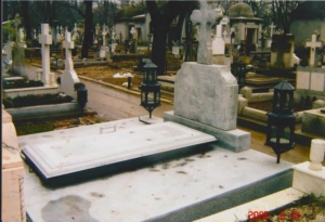 cavou-cu-patru-sau-sase-cripte-cu-hol-de-acces-768x524